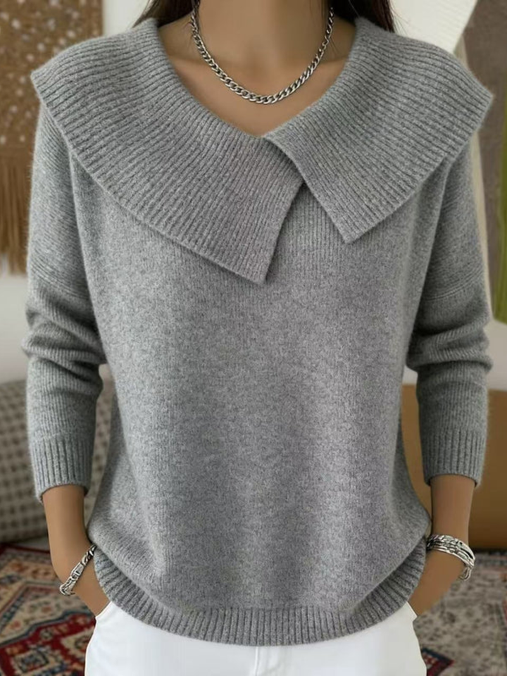 Cassidy | Warm Sweater with Soft Collar