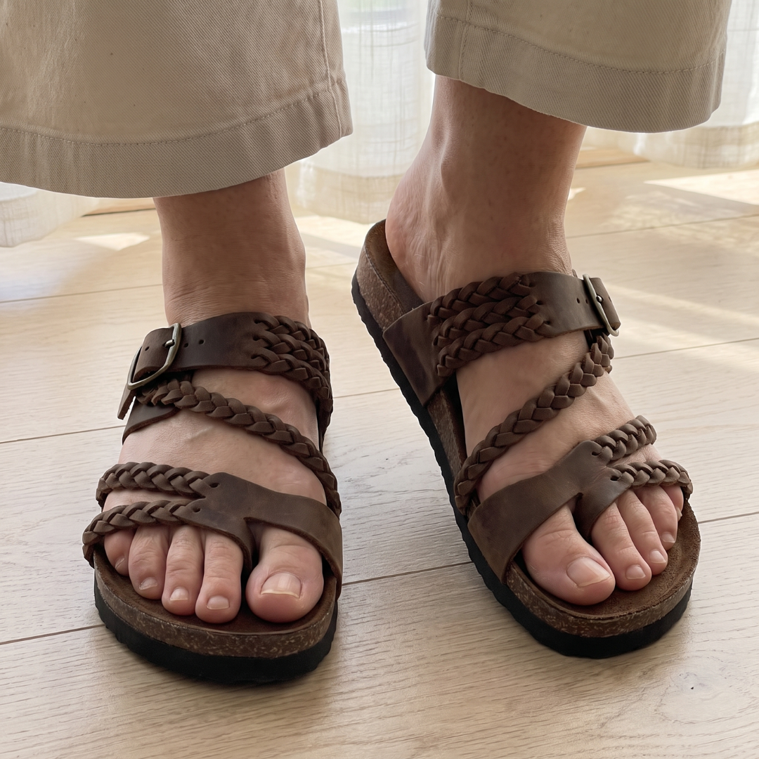 Solangé Orthopedic Leather Sandals