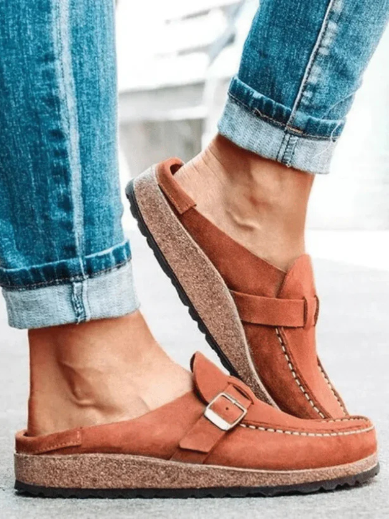 Valencia – Soft Buckle Comfort Clogs