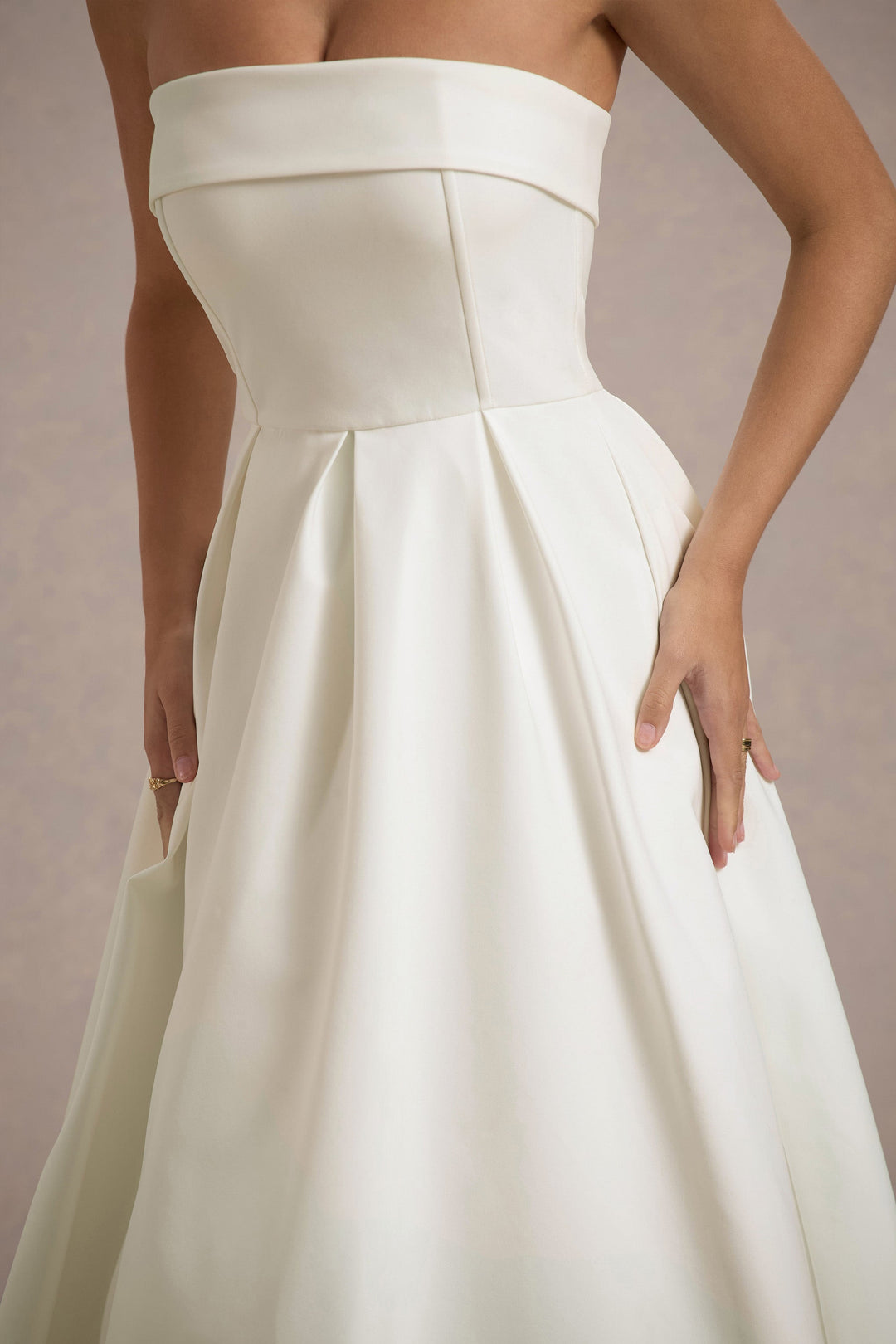 ANNE | Stylish Off-Shoulder Midi Dress