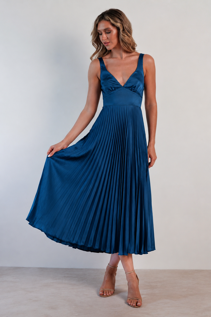 MALKA | Stylish Maxi Dress with Soft Drape