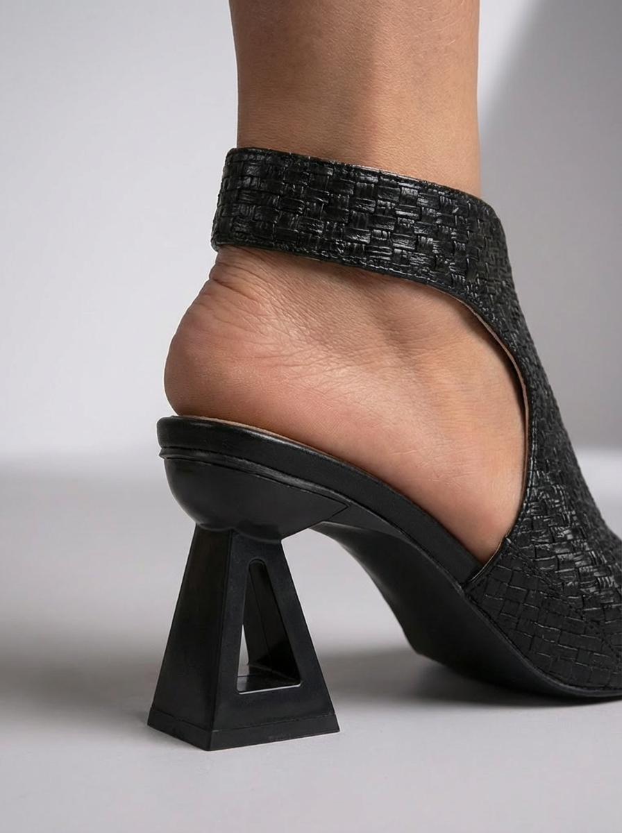 Jade | Elegant Woven Sandals